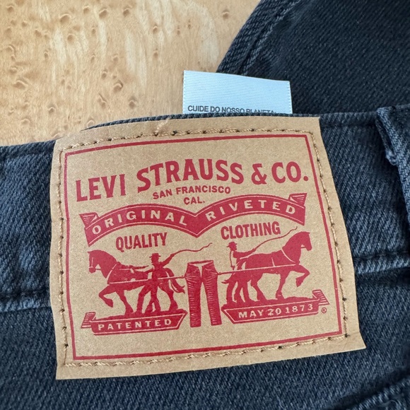 Levi's Ribcage Straight Leg Jeans in Charcoal - Picture 3 of 6